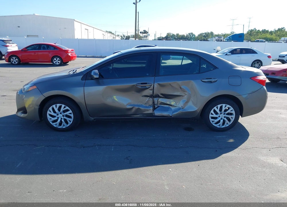 2018 TOYOTA COROLLA LE VIN: 5YFBURHE2JP775327