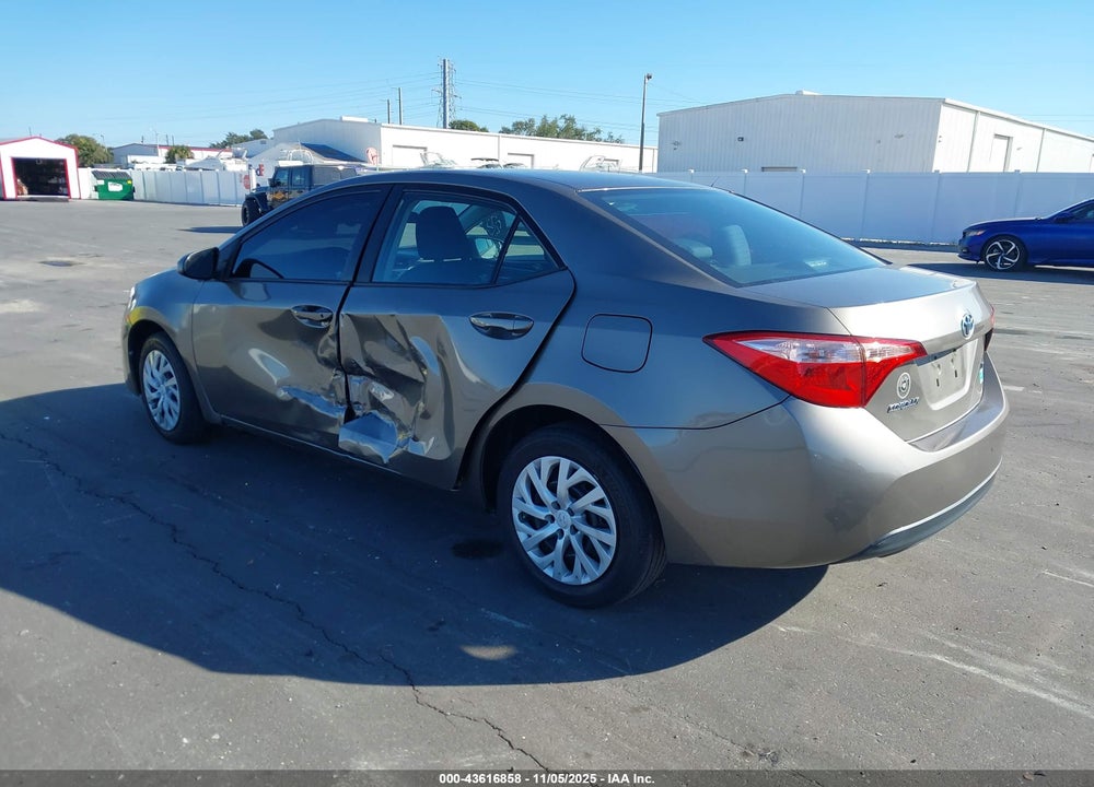 2018 TOYOTA COROLLA LE VIN: 5YFBURHE2JP775327
