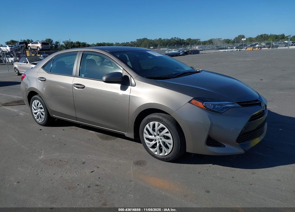 2018 TOYOTA COROLLA LE VIN: 5YFBURHE2JP775327