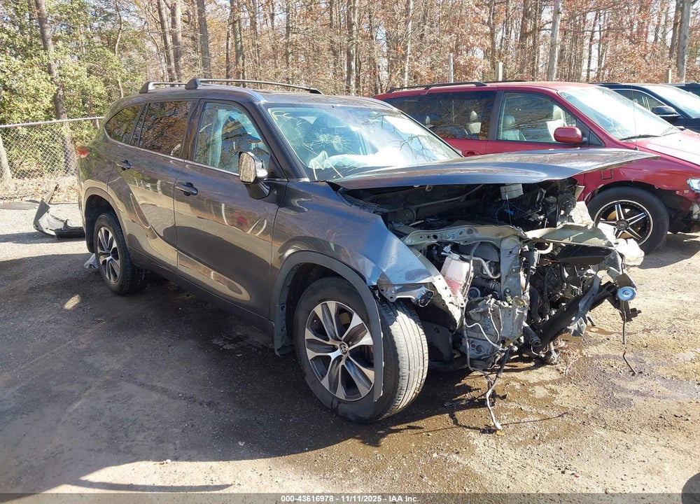 2020 TOYOTA HIGHLANDER XLE VIN: 5TDGZRBH0LS028085