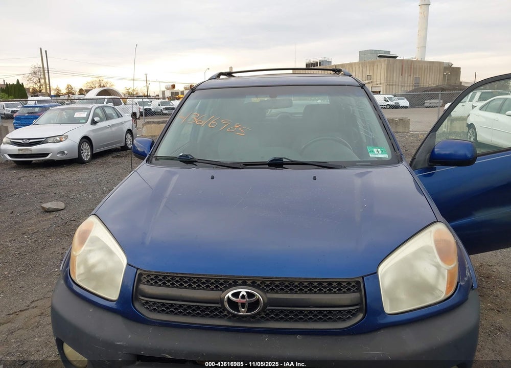 2005 TOYOTA RAV4 VIN: JTEHD20V156028243