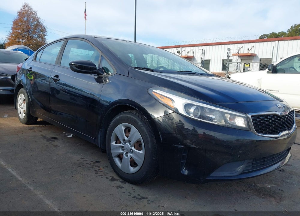2018 KIA FORTE LX VIN: 3KPFK4A74JE240572
