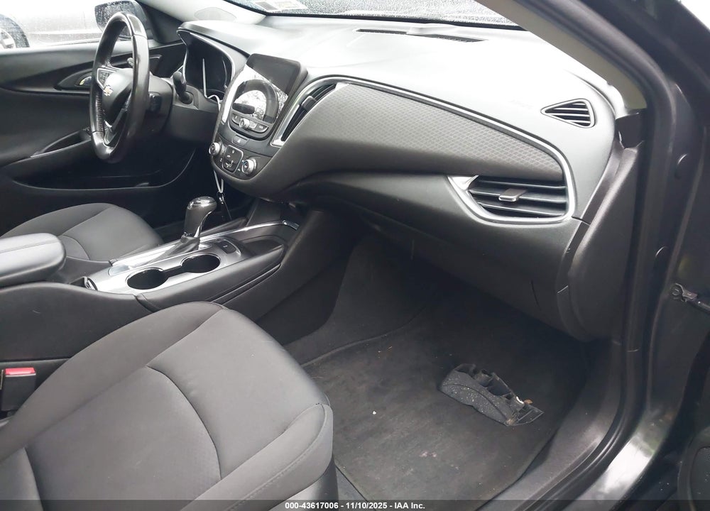 2018 CHEVROLET MALIBU VIN: 1G1ZD5ST9JF172003