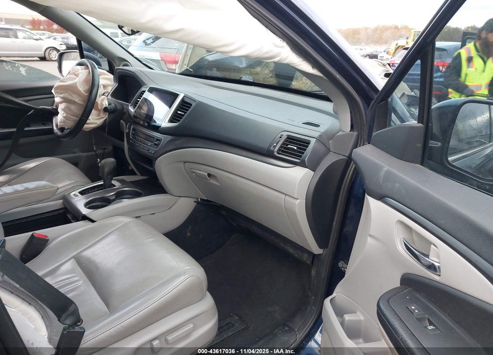 2017 HONDA PILOT EX-L VIN: 5FNYF5H62HB021601