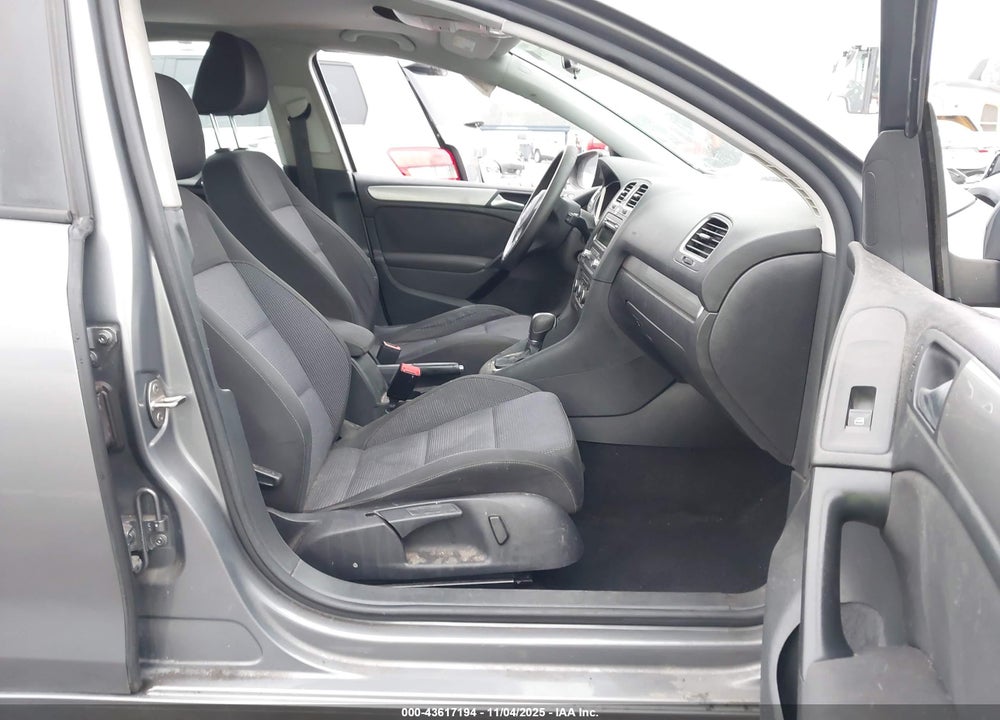 2013 VOLKSWAGEN GOLF 2.5L 4-DOOR VIN: WVWDB7AJ1DW121084