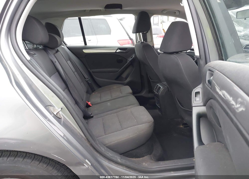 2013 VOLKSWAGEN GOLF 2.5L 4-DOOR VIN: WVWDB7AJ1DW121084