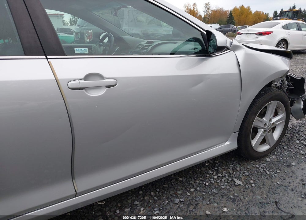 2014 TOYOTA CAMRY SE VIN: 4T1BF1FK1EU383206