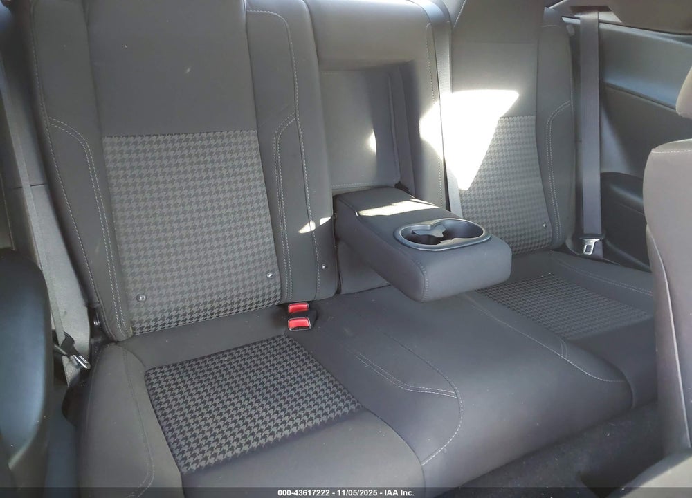 2016 DODGE CHALLENGER SXT VIN: 2C3CDZAG5GH352700
