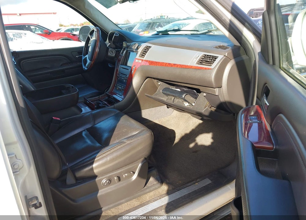 2007 CADILLAC ESCALADE VIN: 1GYFK63867R326894