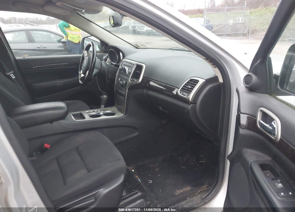 2012 JEEP GRAND CHEROKEE VIN: 1C4RJFAG5CC128840