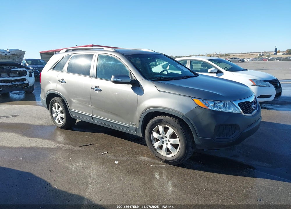 2012 KIA SORENTO LX V6 VIN: 5XYKTDA22CG218303