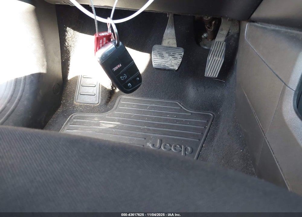 2017 JEEP RENEGADE LATITUDE FWD VIN: ZACCJABB6HPE85314
