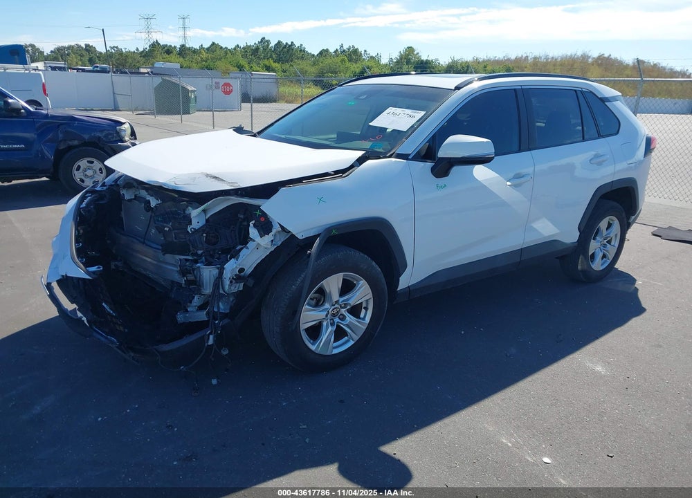 2021 TOYOTA RAV4 XLE VIN: 2T3W1RFV5MC166709