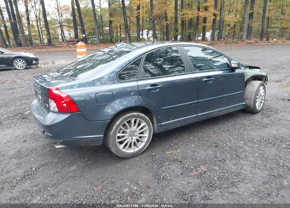 2011 VOLVO S40 VIN: YV1672MS3B2549609