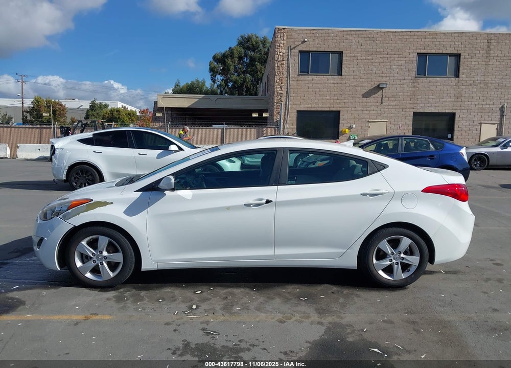 2013 HYUNDAI ELANTRA GLS VIN: 5NPDH4AE5DH427226