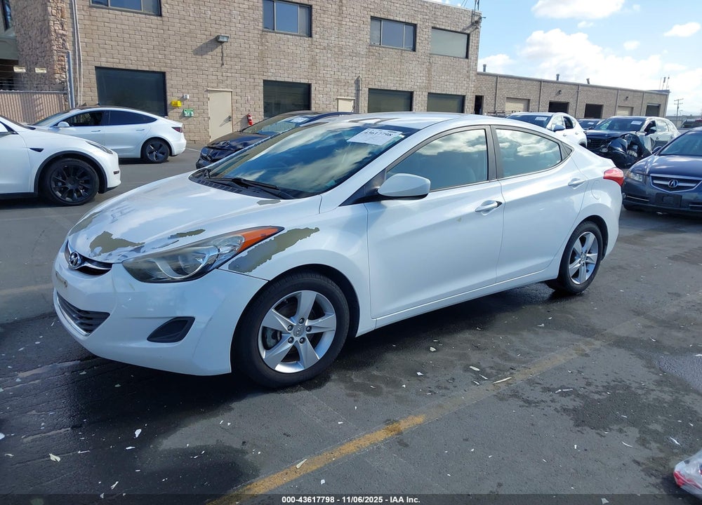2013 HYUNDAI ELANTRA GLS VIN: 5NPDH4AE5DH427226