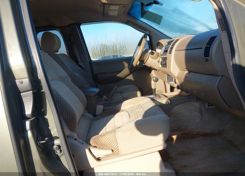 2005 NISSAN FRONTIER SE VIN: 1N6AD06U55C452077