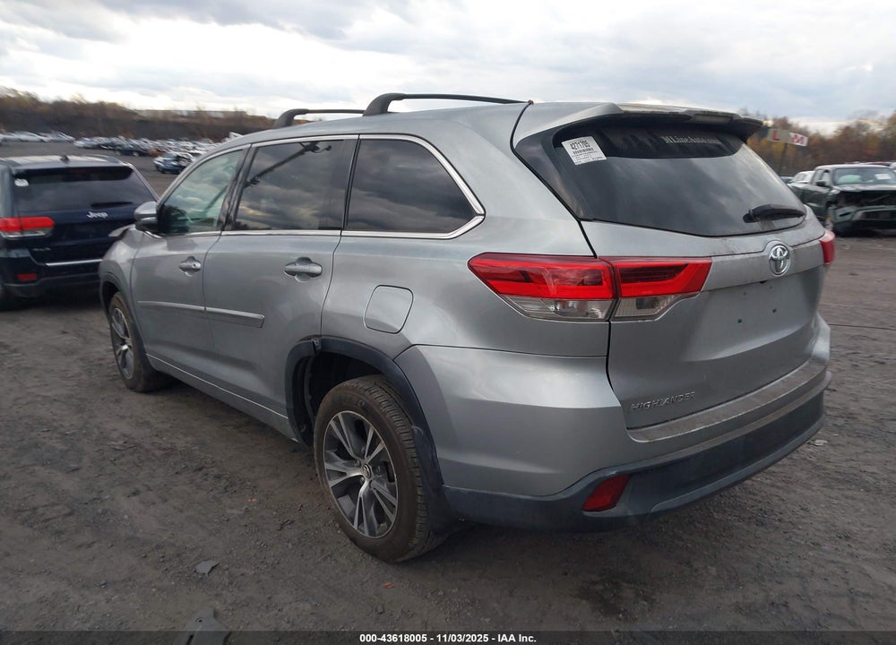 2018 TOYOTA HIGHLANDER VIN: 5TDBZRFH6JS862251
