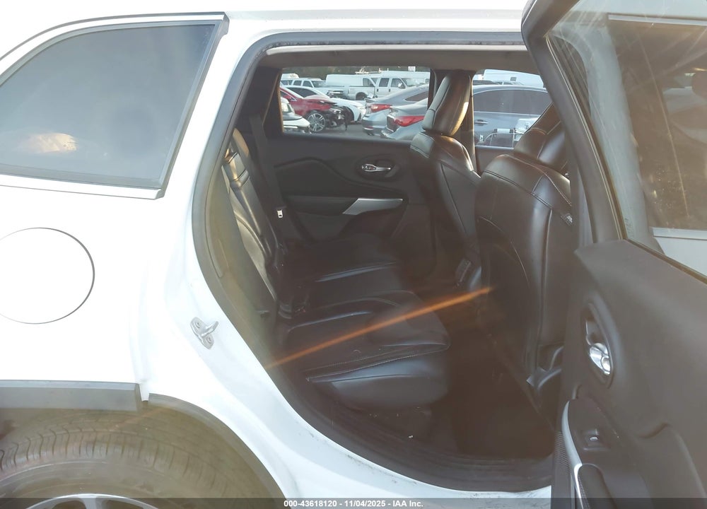 2018 JEEP CHEROKEE LATITUDE PLUS FWD VIN: 1C4PJLLB8JD538756