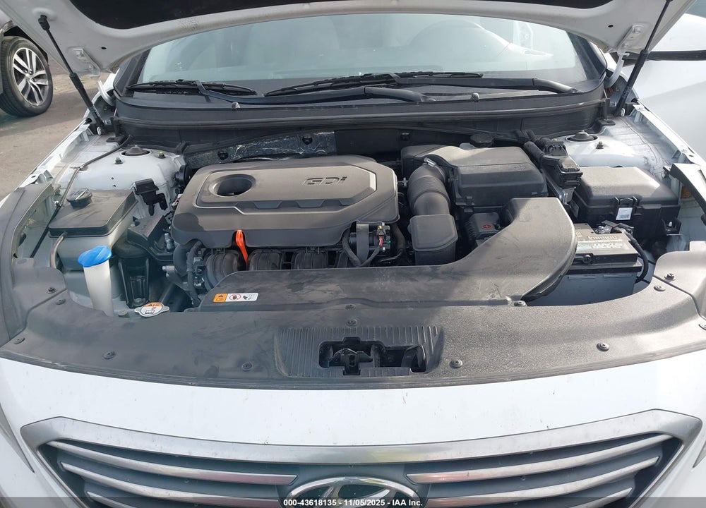 2015 HYUNDAI SONATA SE VIN: 5NPE24AF9FH205077