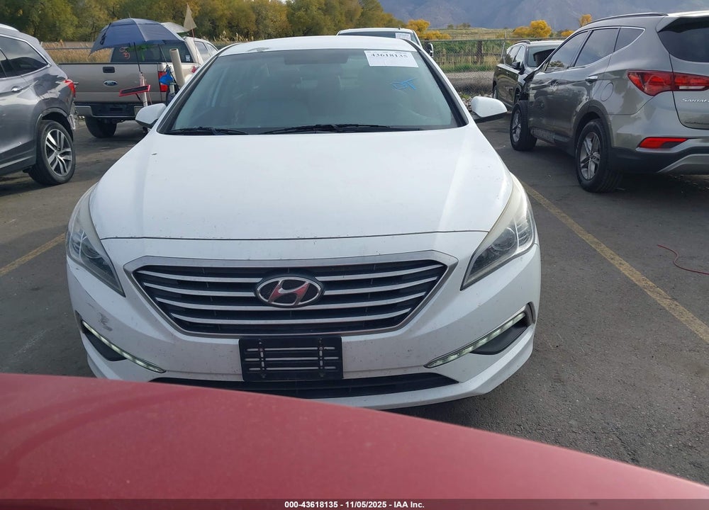 2015 HYUNDAI SONATA SE VIN: 5NPE24AF9FH205077
