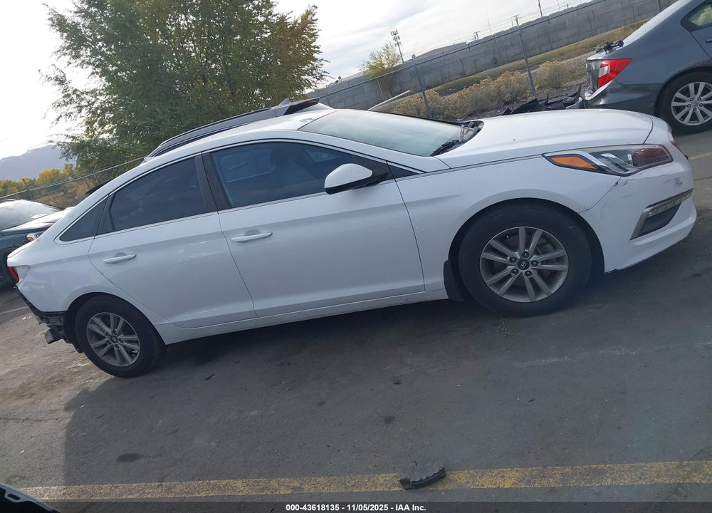2015 HYUNDAI SONATA SE VIN: 5NPE24AF9FH205077