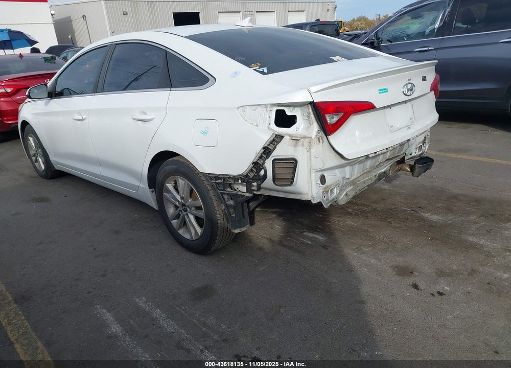2015 HYUNDAI SONATA SE VIN: 5NPE24AF9FH205077