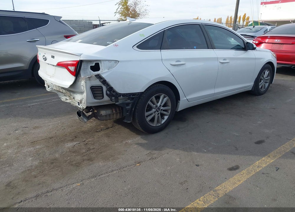 2015 HYUNDAI SONATA SE VIN: 5NPE24AF9FH205077