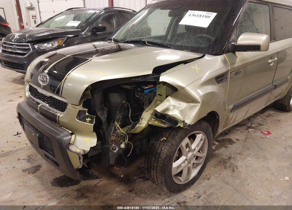 2011 KIA SOUL VIN: KNDJT2A26B7232717