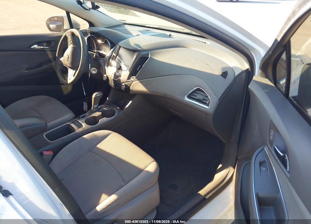2016 CHEVROLET CRUZE VIN: 1G1BE5SM8G7296452
