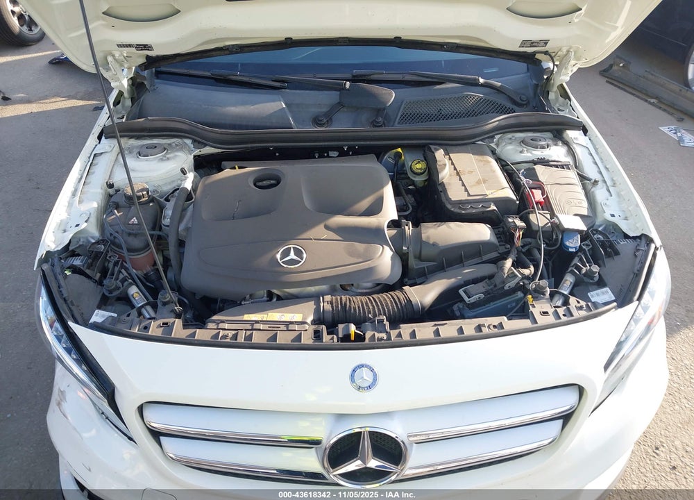 2015 MERCEDES-BENZ GLA 250 VIN: WDCTG4EB3FJ138011