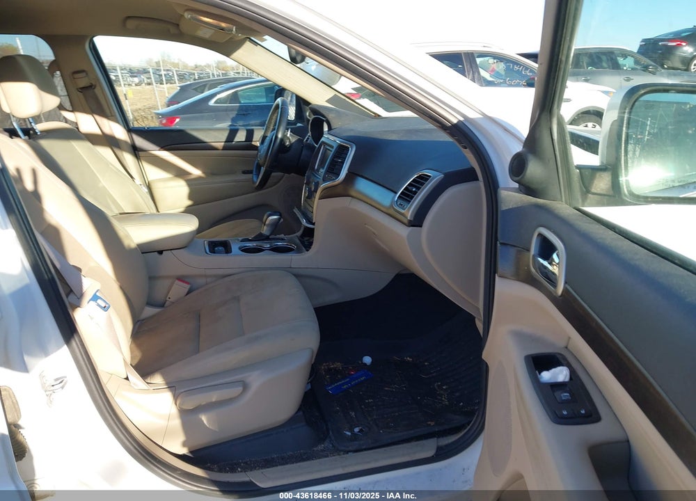 2017 JEEP GRAND CHEROKEE VIN: 1C4RJFAG6HC646088