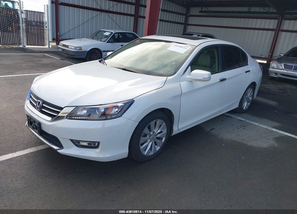 2015 HONDA ACCORD VIN: 1HGCR2F86FA065922