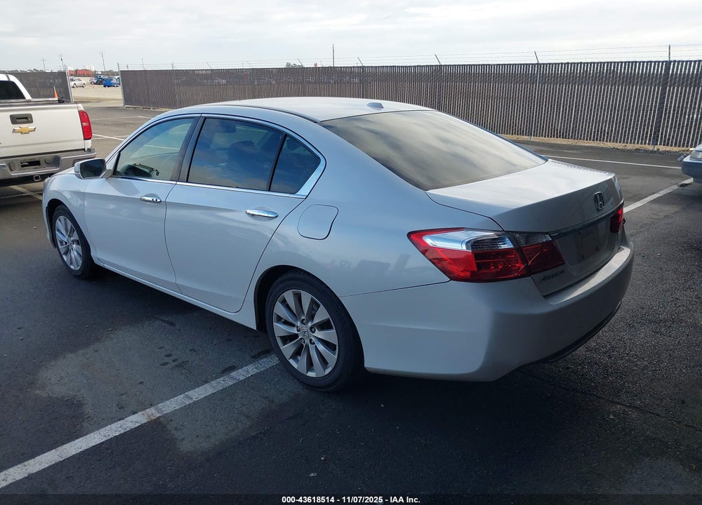 2015 HONDA ACCORD VIN: 1HGCR2F86FA065922