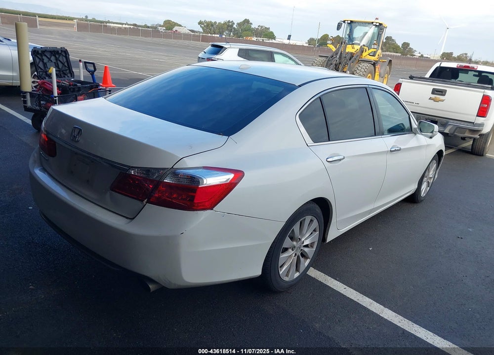 2015 HONDA ACCORD VIN: 1HGCR2F86FA065922