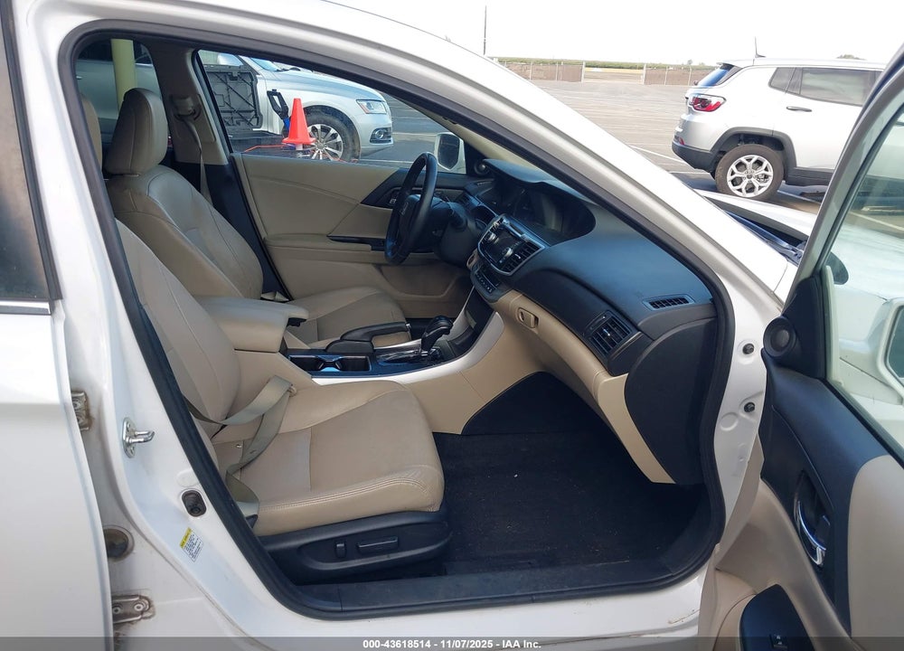 2015 HONDA ACCORD VIN: 1HGCR2F86FA065922