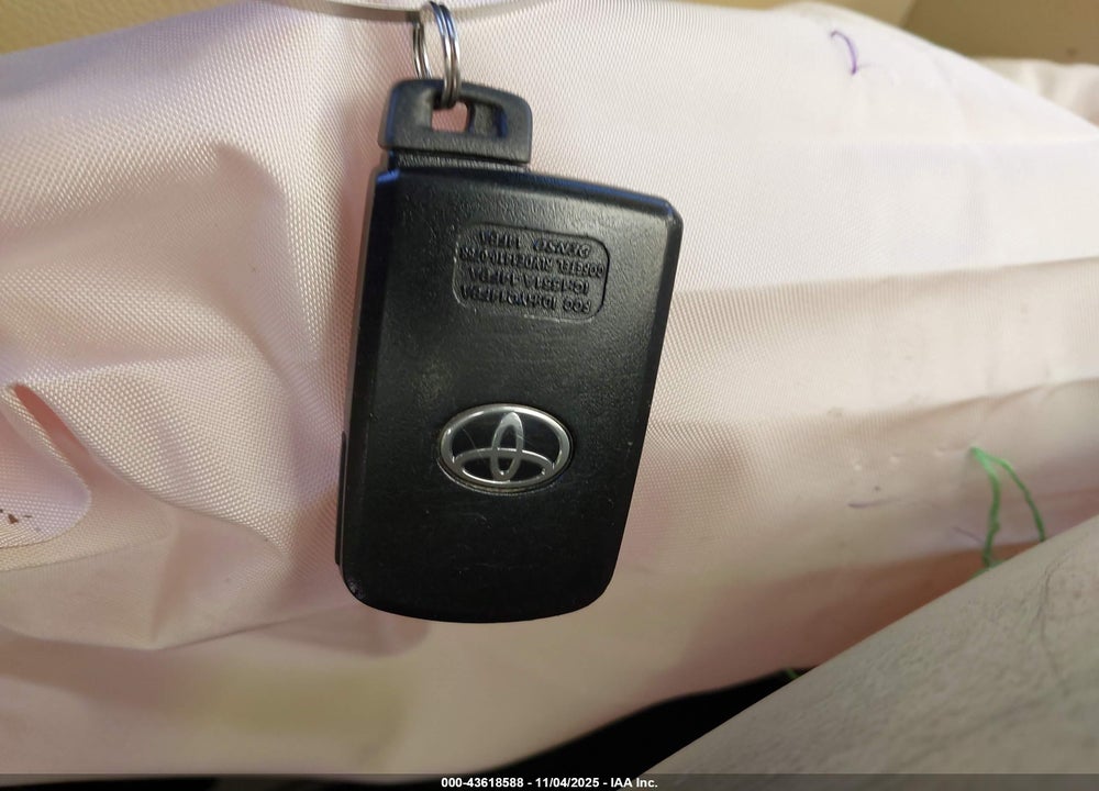 2015 TOYOTA HIGHLANDER XLE V6 VIN: 5TDJKRFH6FS207661
