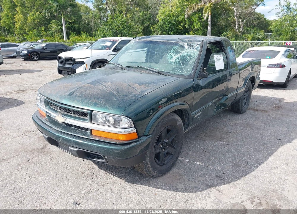 2002 CHEVROLET S-10 LS VIN: 1GCCS19W528243814