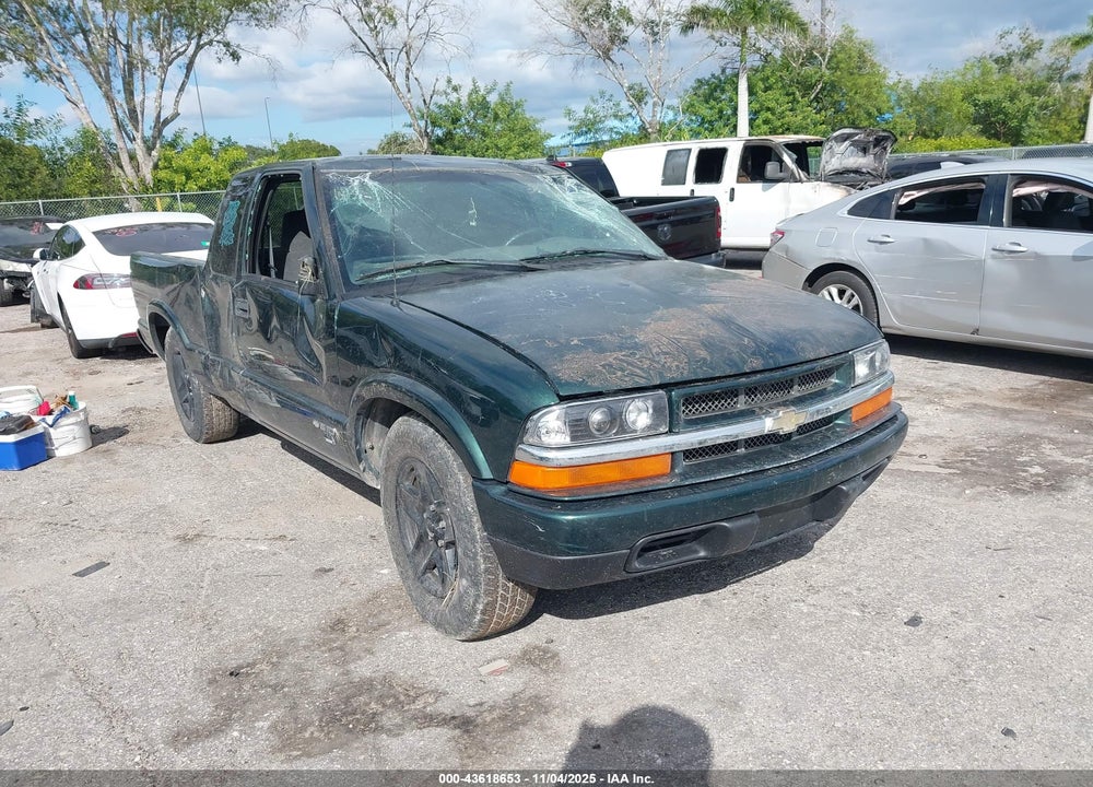 2002 CHEVROLET S-10 LS VIN: 1GCCS19W528243814
