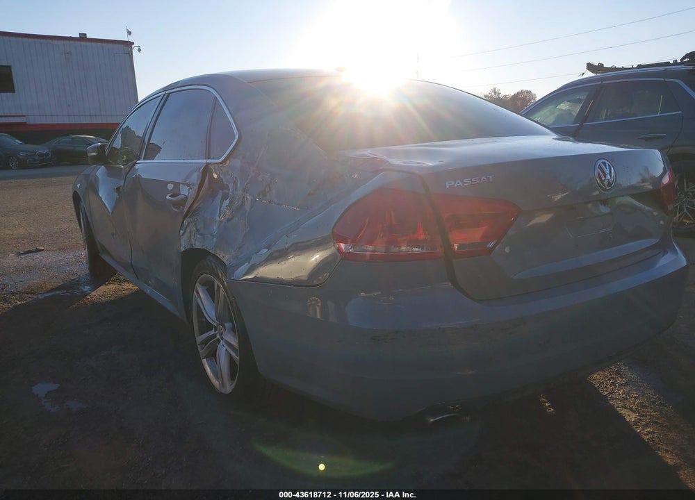 2015 VOLKSWAGEN PASSAT VIN: 1VWCV7A35FC091044
