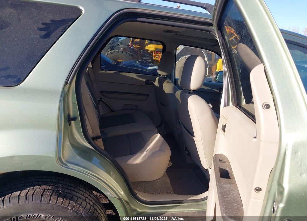 2008 FORD ESCAPE XLT VIN: 1FMCU93128KC70627