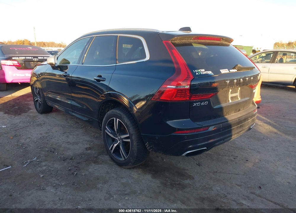 2018 VOLVO XC60 T6 R-DESIGN VIN: LYVA22RMXJB110493