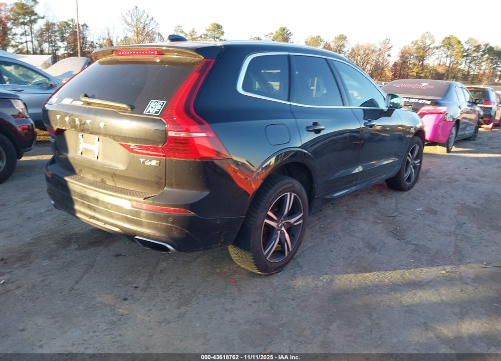 2018 VOLVO XC60 T6 R-DESIGN VIN: LYVA22RMXJB110493