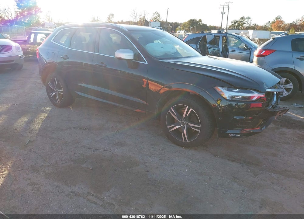 2018 VOLVO XC60 T6 R-DESIGN VIN: LYVA22RMXJB110493