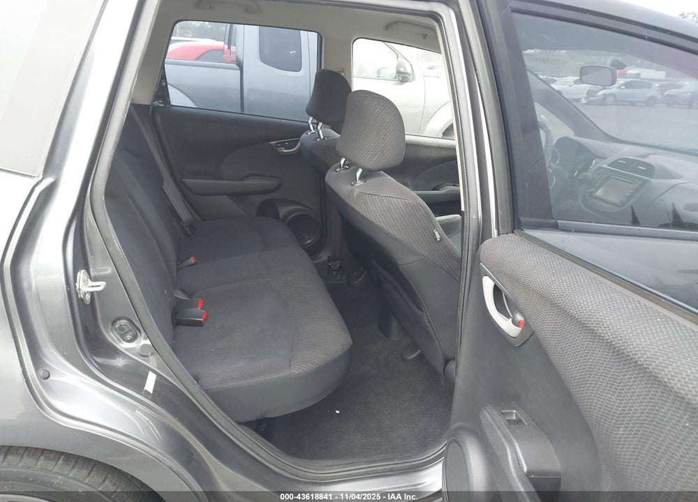 2013 HONDA FIT SPORT VIN: JHMGE8H67DC027092
