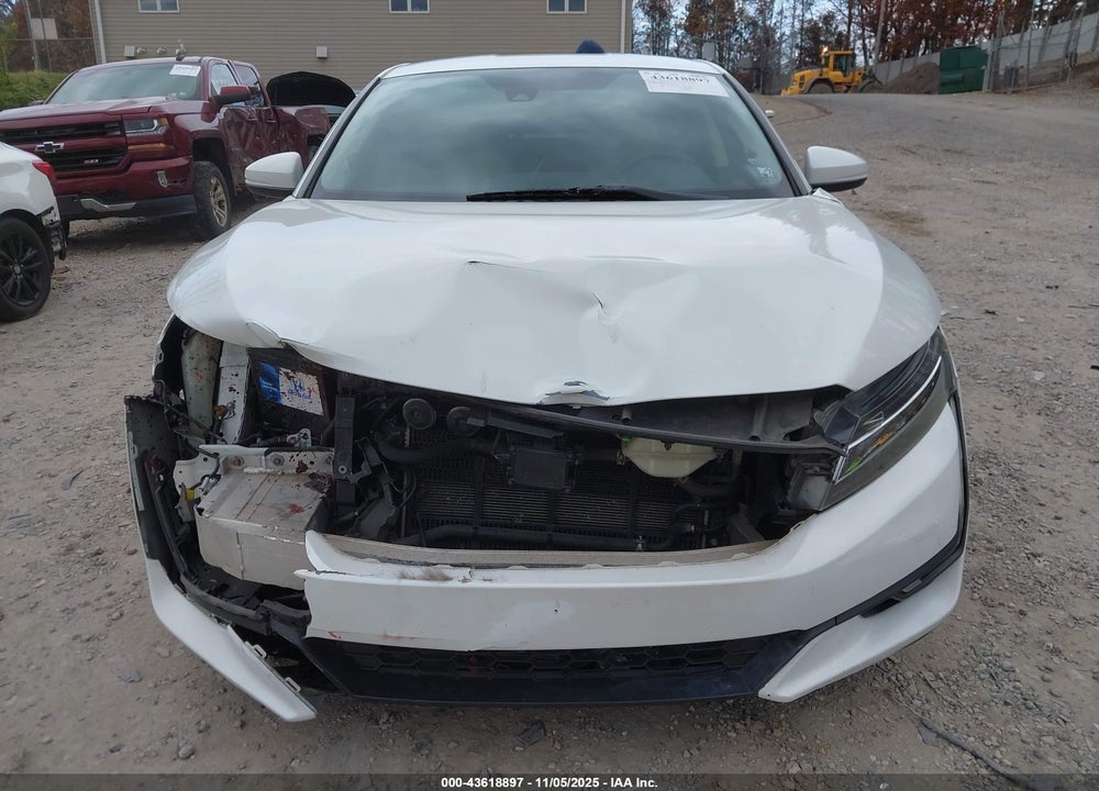 2018 HONDA CLARITY PLUG-IN HYBRID VIN: JHMZC5F14JC011416
