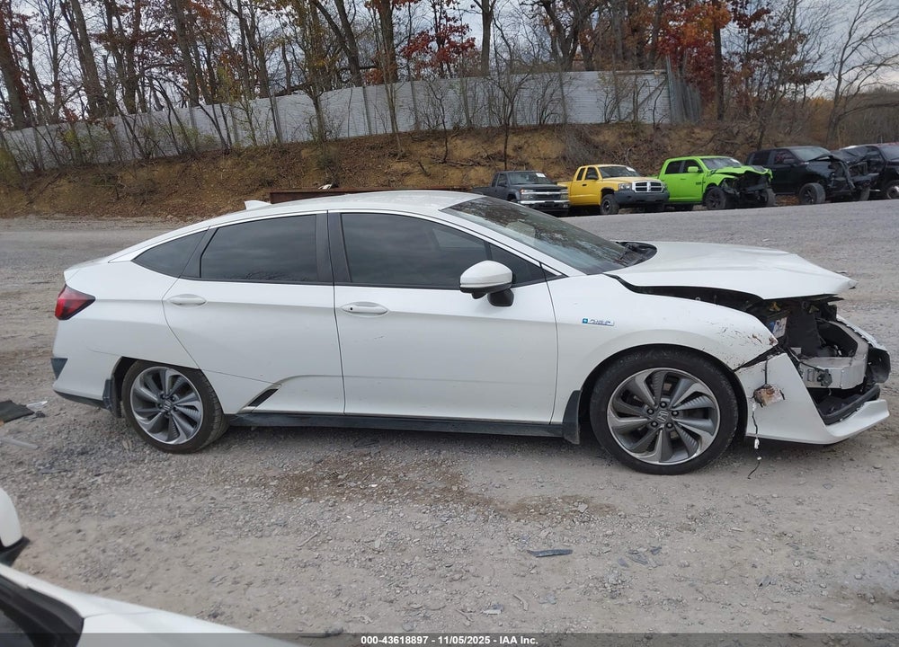 2018 HONDA CLARITY PLUG-IN HYBRID VIN: JHMZC5F14JC011416