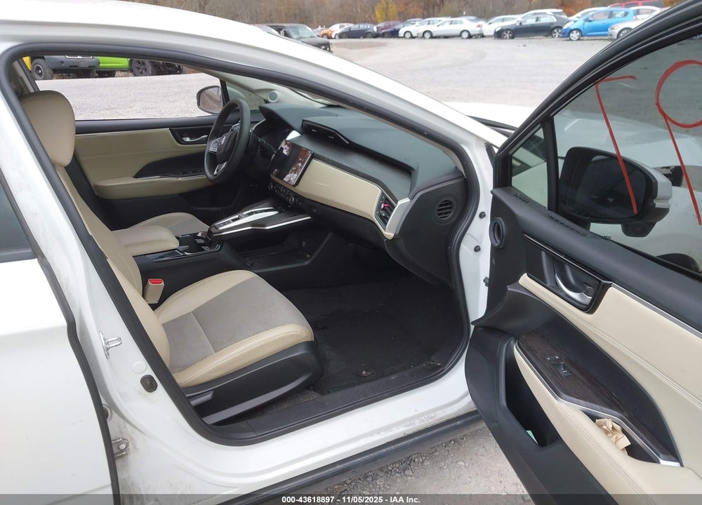 2018 HONDA CLARITY PLUG-IN HYBRID VIN: JHMZC5F14JC011416