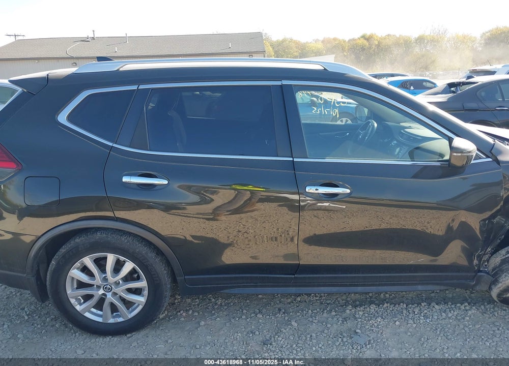 2017 NISSAN ROGUE SV VIN: JN8AT2MV2HW025718