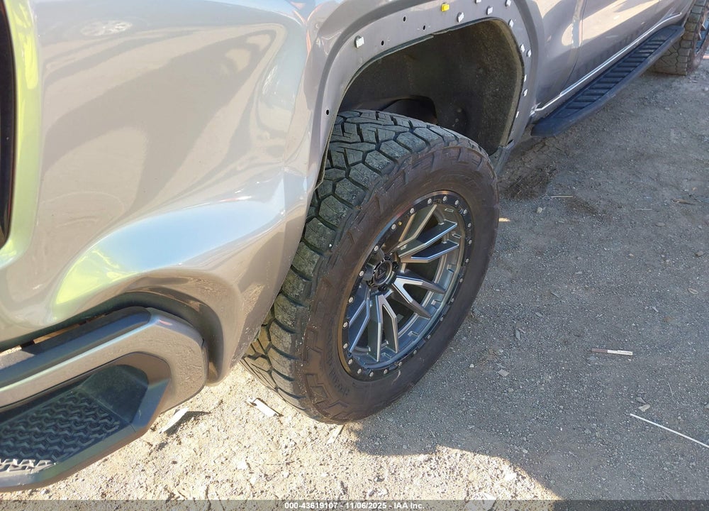 2023 GMC SIERRA 1500 4WD SHORT BOX AT4 VIN: 1GTUUEE87PZ187583